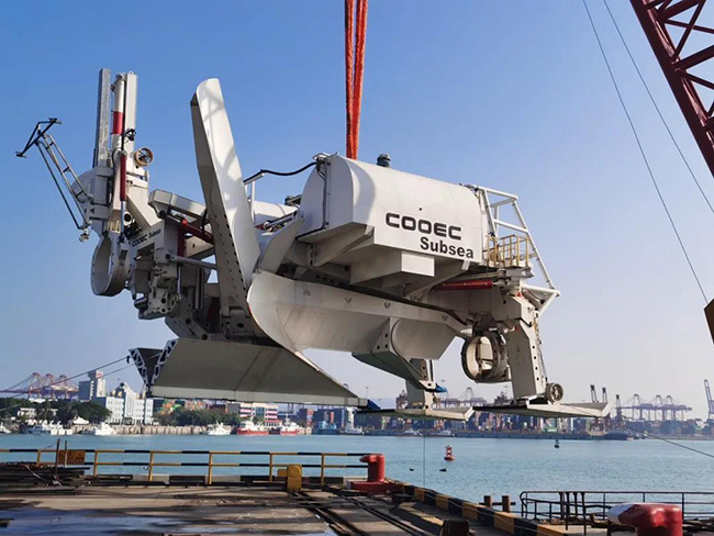 我國首次深（shēn）水犁式挖溝機海試（shì）成功