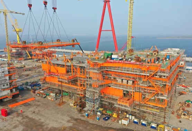 我國首個海洋油氣裝備“智能製造”項目上部組塊全（quán）麵封頂