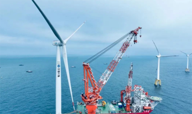 國內首台！“白鶴灘”號完成13MW海上風機吊裝