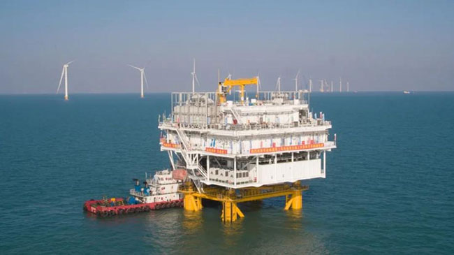 海南首座！三航（háng）局華能臨（lín）高海上風電場項目（mù）海上升壓站吊裝圓滿完成