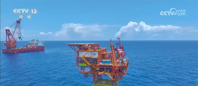我國最大海上智能油田群(qún)日產量創新高 我國最大海上(shàng)智能油田群(qún)日產量(liàng)創新高