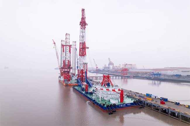全球(qiú)最大打樁船“二航長(zhǎng)青”號順利交付 全球最大打樁船(chuán)“二航長青”號順利交付