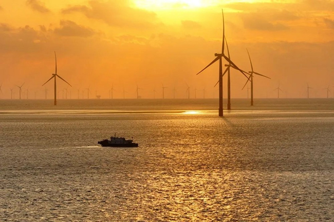 我國首個中外合(hé)資海(hǎi)上風(fēng)電項目發電量突破60億度 我國首個中(zhōng)外合資海上風電項目發電量突破60億度