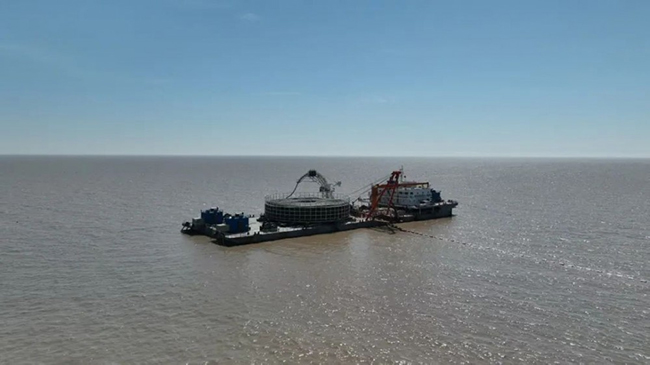 江蘇國信大豐85萬千瓦海上(shàng)風電項目首根220kV海底電纜敷設工程開工 江蘇國信大豐85萬千瓦海上風電項目首根220kV海底電纜敷設工程開工