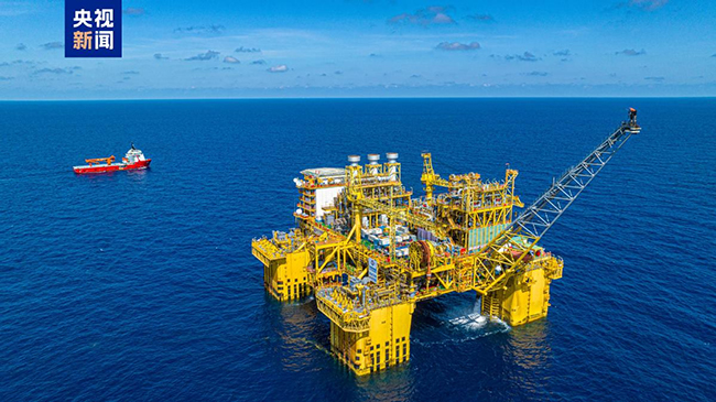 我國首個深(shēn)水高壓氣田“深海一號”二期項目全麵投產 我(wǒ)國首個深水高壓氣田“深海一號”二期項目全麵投(tóu)產