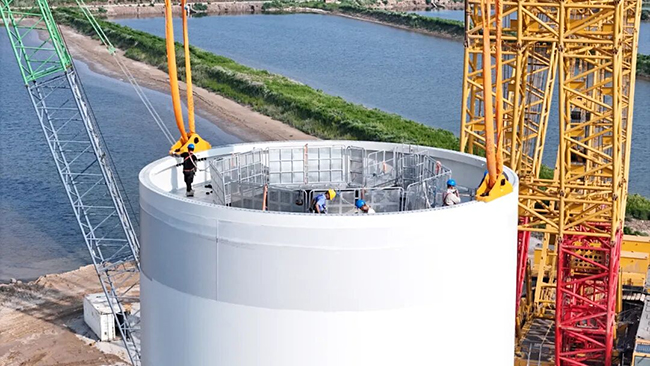 全球最大26兆瓦(wǎ)級海上風電機組成功吊(diào)裝 全球最大26兆瓦級海上(shàng)風電機組成功吊裝