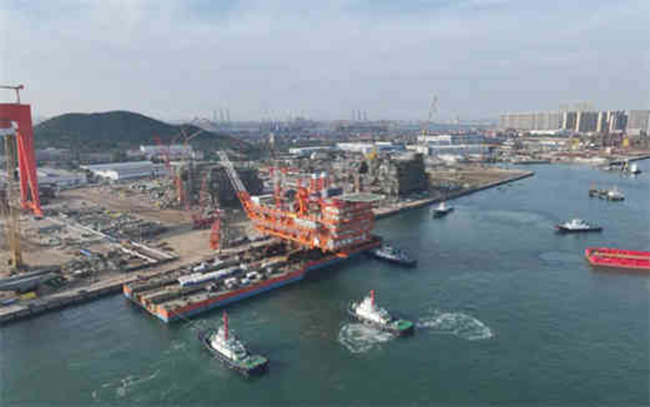 北部灣海域最(zuì)大海洋(yáng)油氣平台完工起運(yùn) 北部灣海域最大海洋油氣平台完(wán)工(gōng)起運