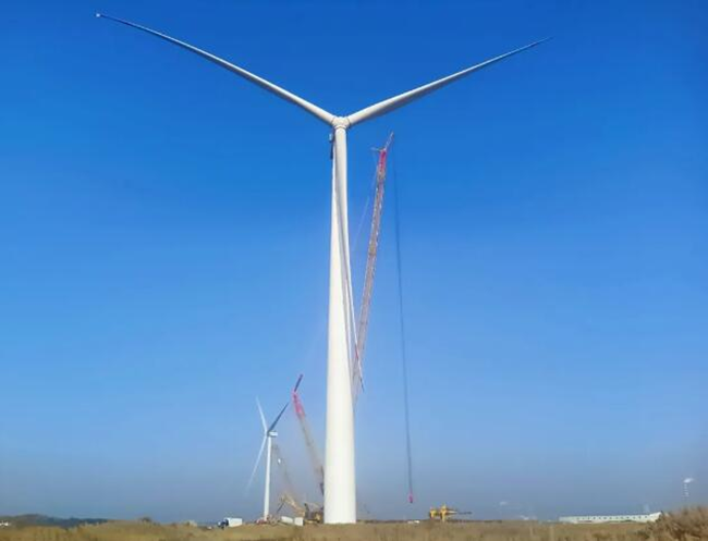 中船科技首台H260-12.6MW海上機組完成吊(diào)裝 中船科技首台H260-12.6MW海上機組完成(chéng)吊裝