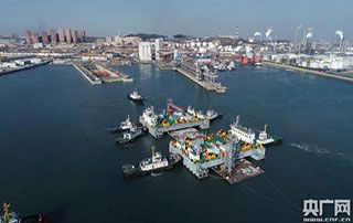 我國北（běi）方首條跨海沉管隧道——大連灣海底隧道工程首節沉管（guǎn）成功安裝