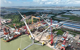 多（duō）項全球首創！全球單體容量最大漂浮式風電平台“OceanX 明（míng）陽天成號”吊裝完成