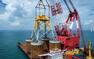 大唐儋州1.2GW海上（shàng）風電項目完成國內最大吸力桶導管架基礎沉貫