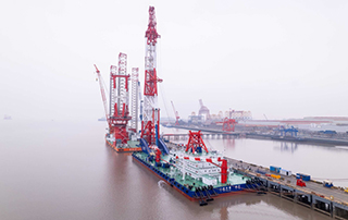 全球最（zuì）大打（dǎ）樁船“二航長青”號順（shùn）利交付