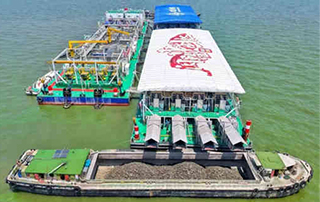 世界首創（chuàng）！振華重工建（jiàn）造的“太湖之光”正式投用