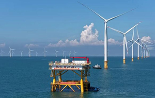 全国首个（gè）吸力筒基础桁架式（shì）“风渔融合”型（xíng）海洋牧场正式投（tóu）产