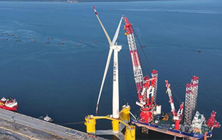 金风科技16MW漂浮式（shì）风电机组成功吊装